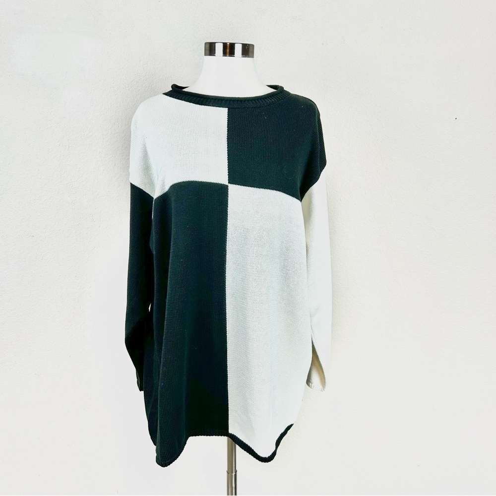 Vintage American Knitworks Black & White Color Block Crew Neck Sweater